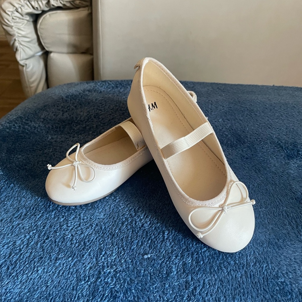 H&M Kids Cream Dress Shoes with Bow
